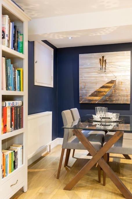 2 Double Bedroom Large Modern Self Contained Apartment Free Parking Camberley Exterior photo